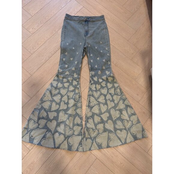 Free People Just Float Flare Stretch Queen Of Hearts Print Jeans Blue Size 28 - Picture 3 of 5